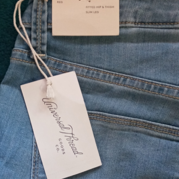 Jeans - Picture 2 of 3